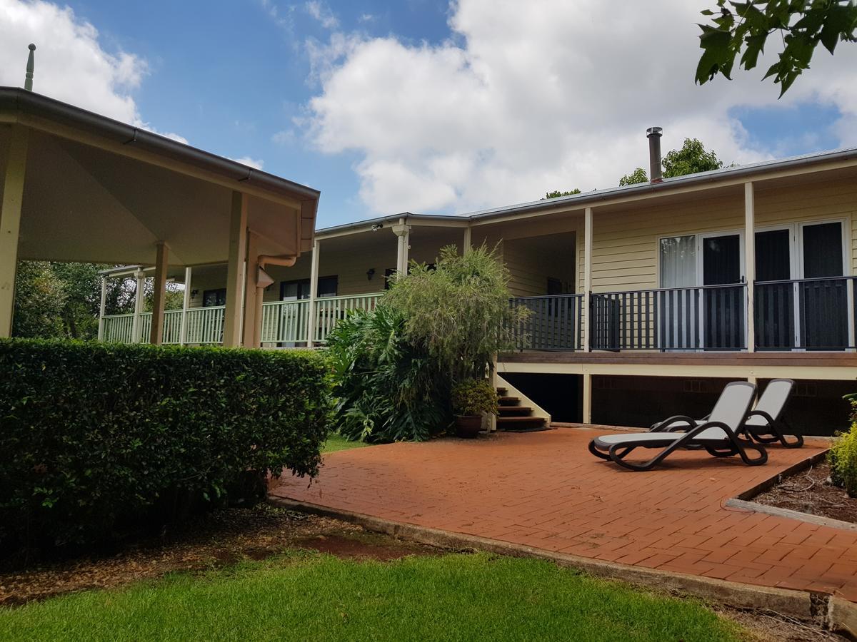 Camelot Boutique Accommodation Mount Tamborine Exterior photo