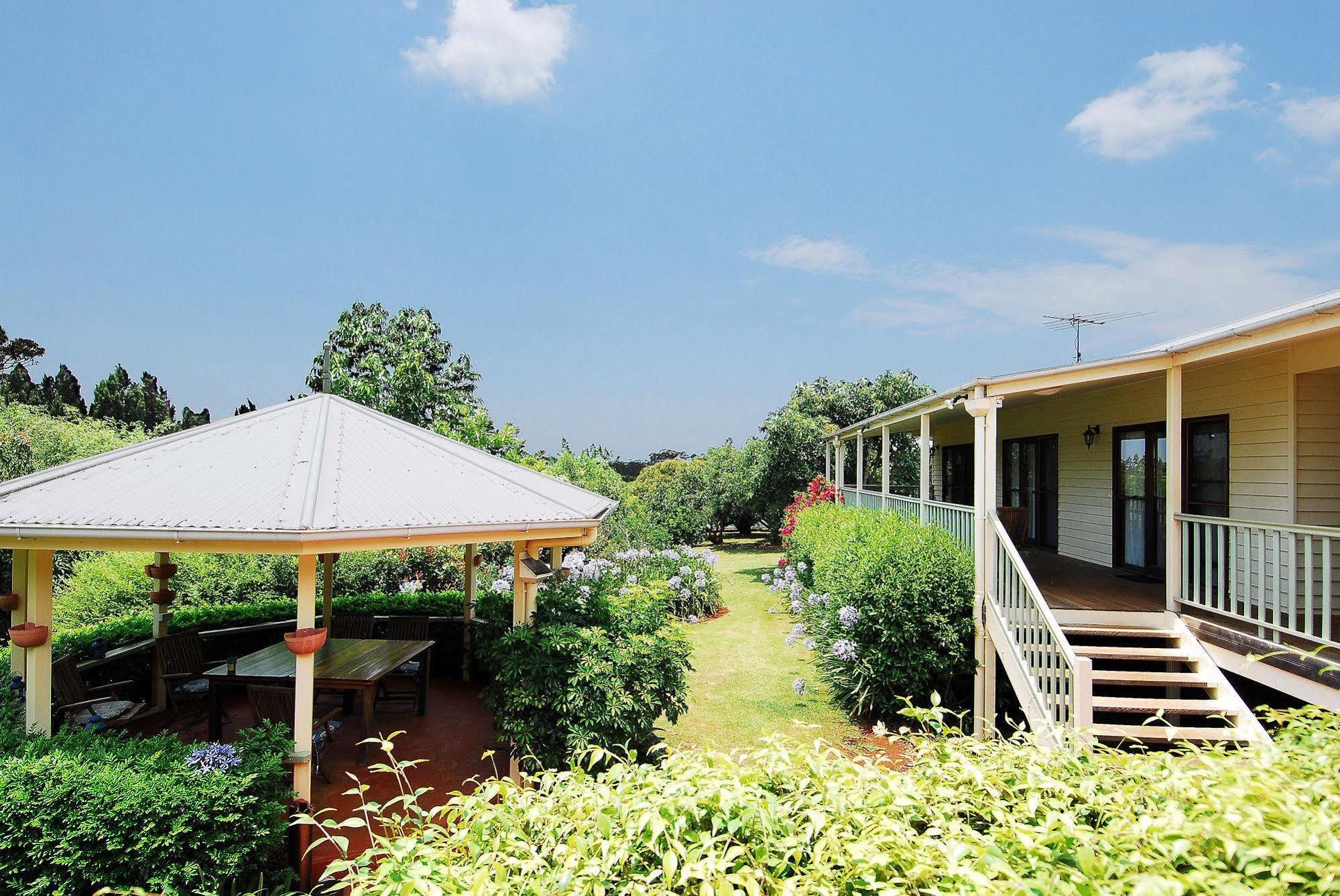 Camelot Boutique Accommodation Mount Tamborine Exterior photo