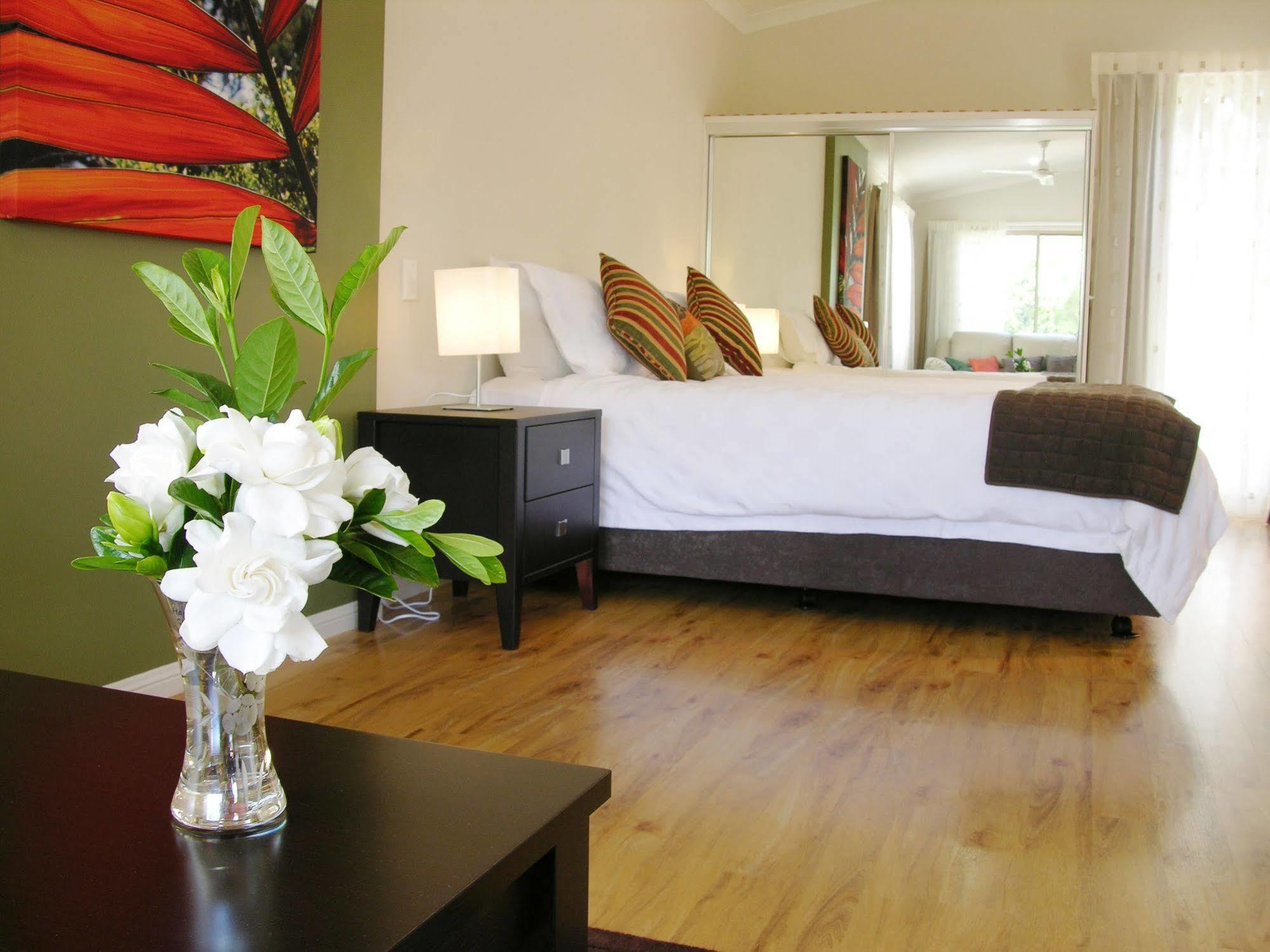 Camelot Boutique Accommodation Mount Tamborine Exterior photo
