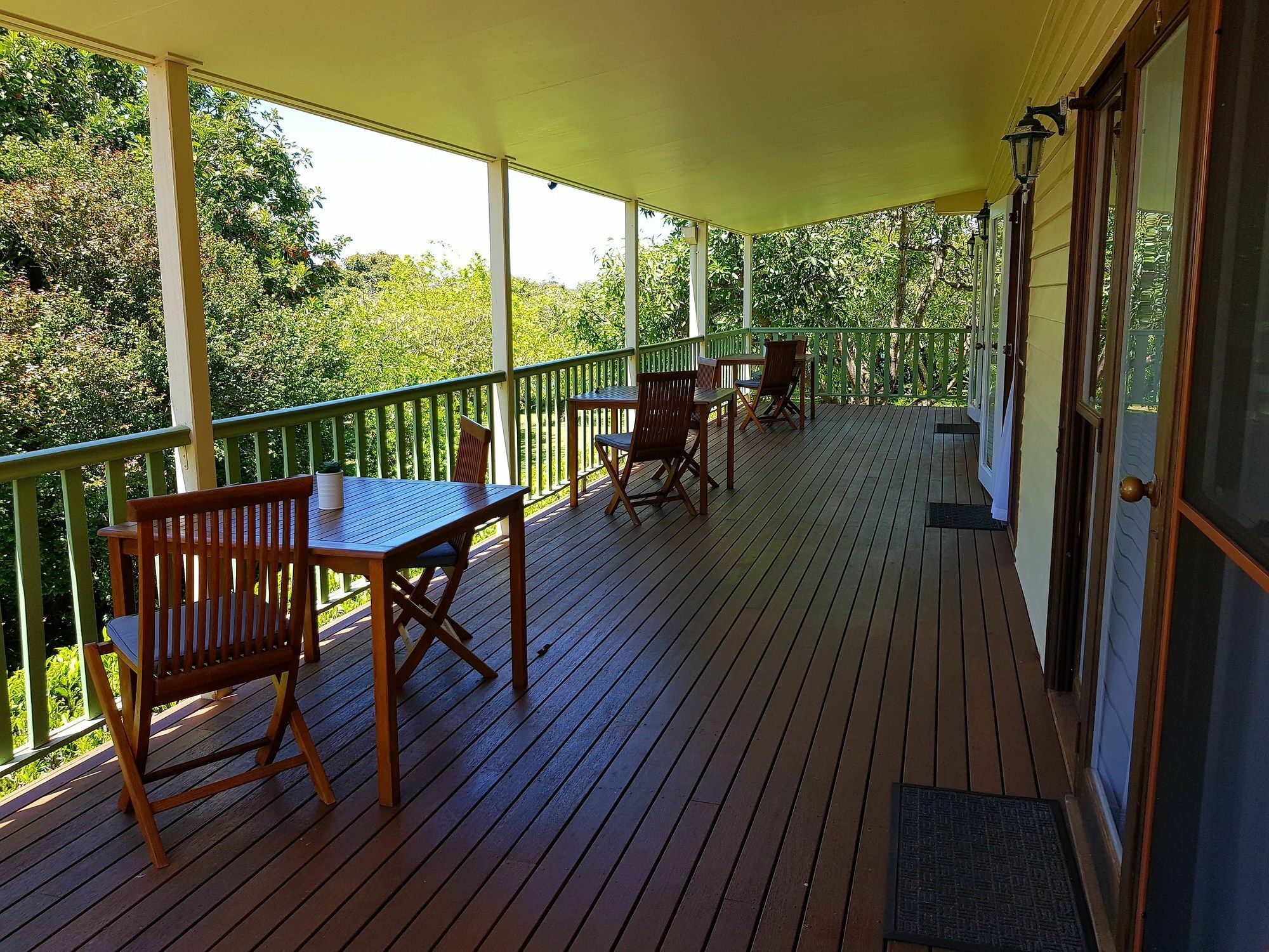 Camelot Boutique Accommodation Mount Tamborine Exterior photo